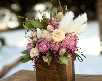 Small dried flower centerpiece, spring dried flower arrangement, spring dried flowers, small arrangement, small centerpiece