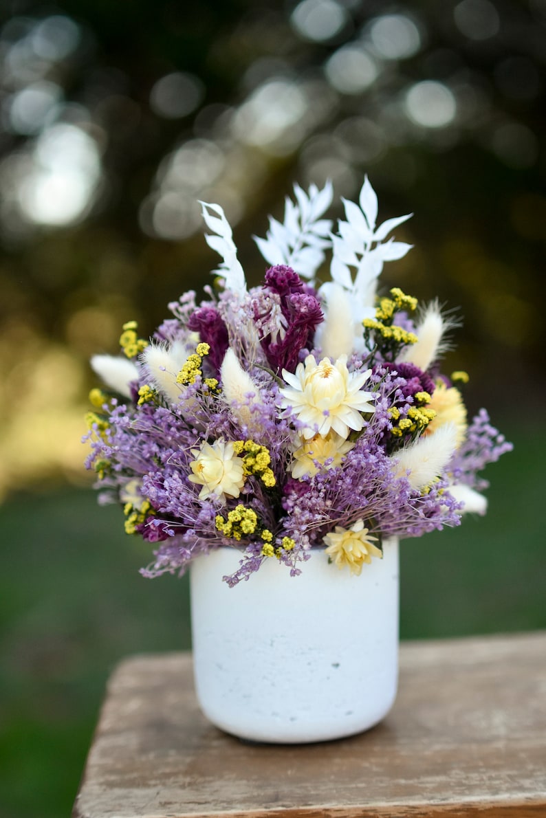 Spring lilacs floral pot, Mother's Day gift, dried flower bouquet, spring dried flowers, small arrangement, small centerpiece image 1