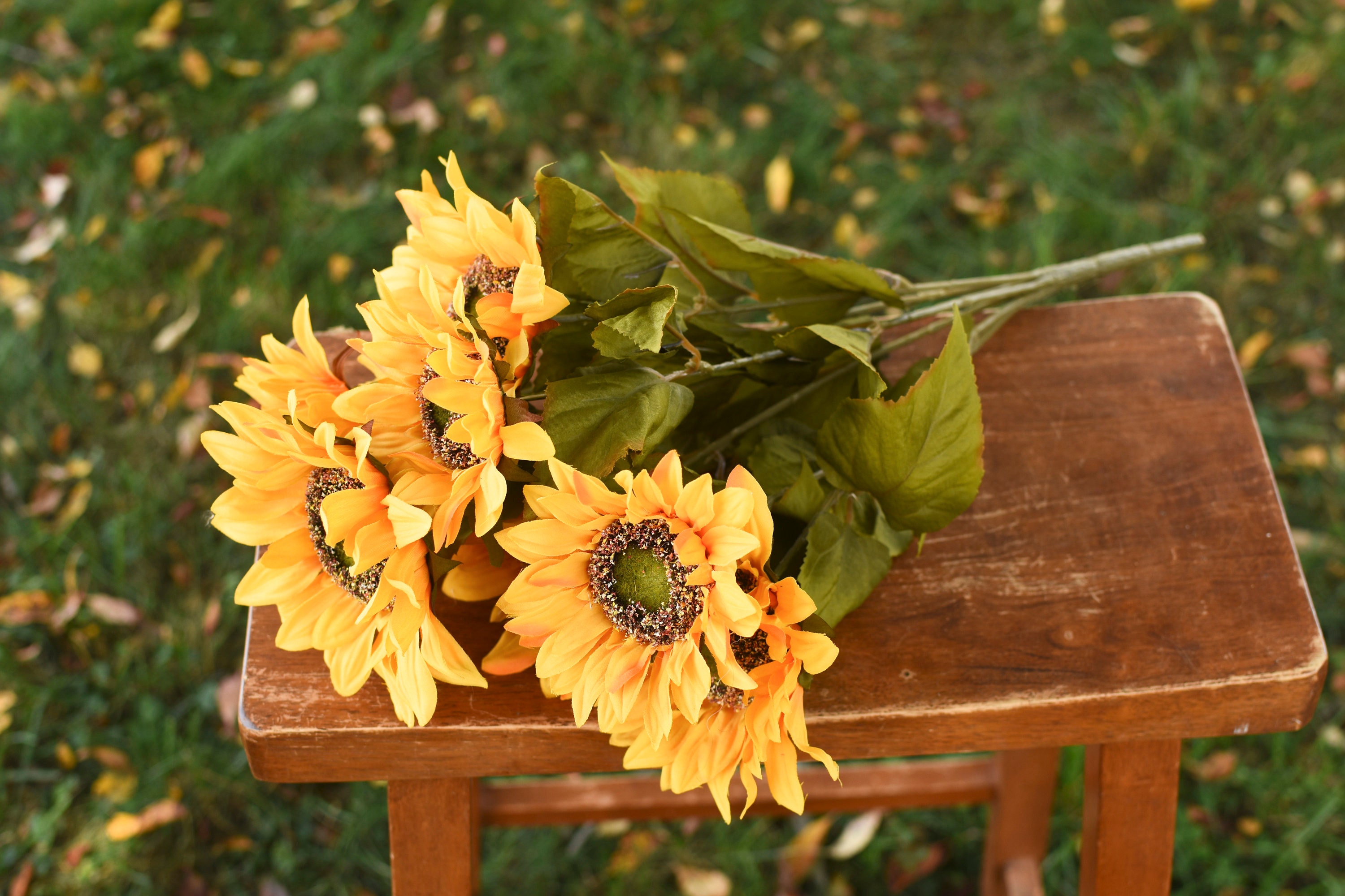 Enova Home Artificial Silk Sunflowers Fake Flowers Arrangement In Clear