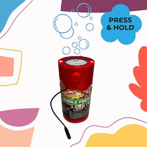 Puede incluir: Una máquina de burbujas roja Maxx Bubbles Bubble Firework con un cable negro y el texto "Press & Hold". La máquina es cilíndrica y tiene un botón en el lateral. La etiqueta dice "Bubble Firework" y "2.7 fl oz".
