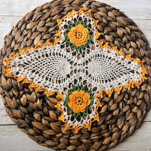 Vintage/Antique Large Crochet Floral  Doily with Decorative Pattern, Vintage Linens, Vintage Crafting,  Cottage Farmhouse, Textile Decor