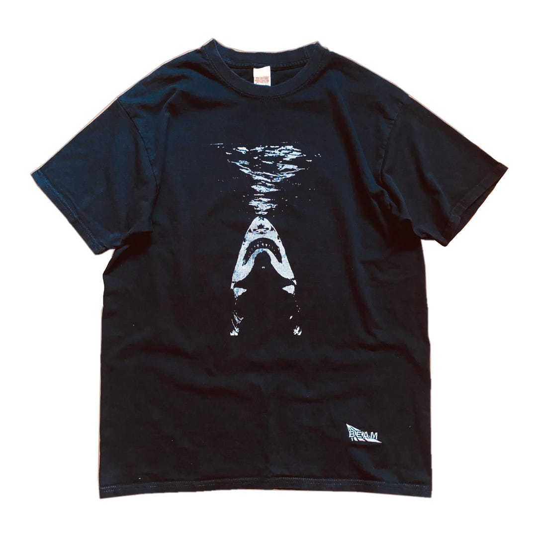 T-Shirt Homme Graphic "Shark Great White Ocean Water Teeth" - Horreur/Requin - Multicolor - Neuf