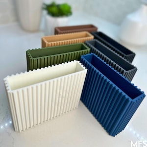 Serviettenhalter - Schlankes und modernes Design Einzigartige Küche Minimalistisches Dekor, minimales Design, Küchentischdekor. Passend für 12,5 cm mal 12,5 cm große Servietten
