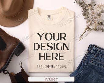 Koszulka Comfort Colors 1717 w kolorze kości słoniowej, mockup: Boho Flatlay (JPG)