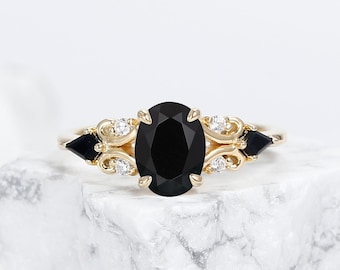 Elegant Black Onyx Engagement Ring, 14K Gold Vintage Style Promise Ring, Unique Oval Cut Wedding Band, Anniversary Gift for Her