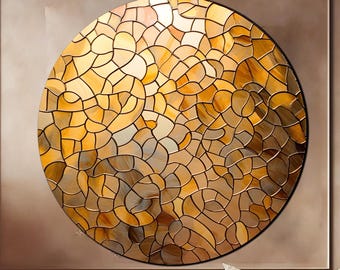 Puede incluir: Una pieza de arte de pared circular abstracta con un diseño de mosaico en tonos dorados, marrones y beige. La obra de arte está colgada en una pared en un ambiente de sala de estar.