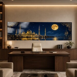 Muurdecoratie van gehard glas met maanverlichte moskee 's nachts, panoramische glasprint 's nachts, rustige avondambiance, heilig skyline glazen paneel