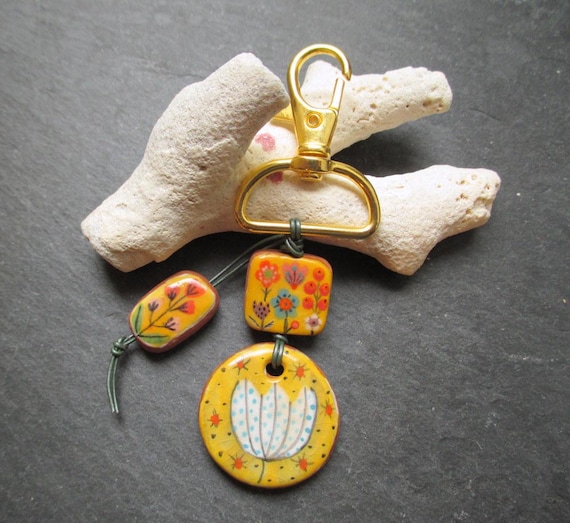 Dotted Swiss Tulip Purse Charm: Floral Ceramic Beaded Keychain