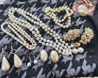 9 vintage mixed white pearl beaded costume jewelry lot plastic and glass bead dangle earrings necklaces a brooch