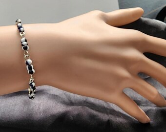 white and black glass seed beaded bracelet handmade jewelry