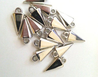 14 spike charms arrow point drops silver metallic plastic charms pendants