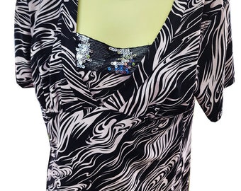 black and white womens top size LG short sleeves sequin accents womens vintage clothing