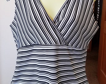 black & white stripes top blouse womens sz Large shirt V neck sleeveless summer clothing vintage