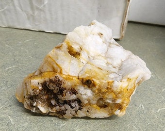 14oz, raw, white Quartz crystal, Rock collection, nugget, stone, gemstone, Montana, quartzite, minerals,  aquarium, terrarium
