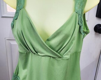 green womens top size LG blouse sleeveless lace accents vintage 2000s summer clothing