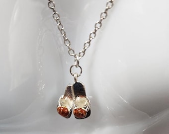 Flip flop sandal shoe pendant necklace silvertone chain vintage minimal jewelry