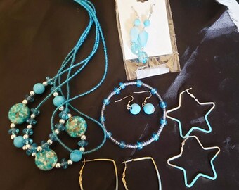 6 vintage mixed blue costume costume jewelry lot plastic glass metal earrings necklaces bracelet
