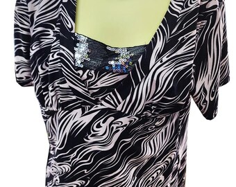 black and white womens sequins top size LG short sleeves party rocker wear vintage 2000s