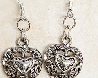silver filigree heart earrings charm dangles metal handmade vintage style jewelry