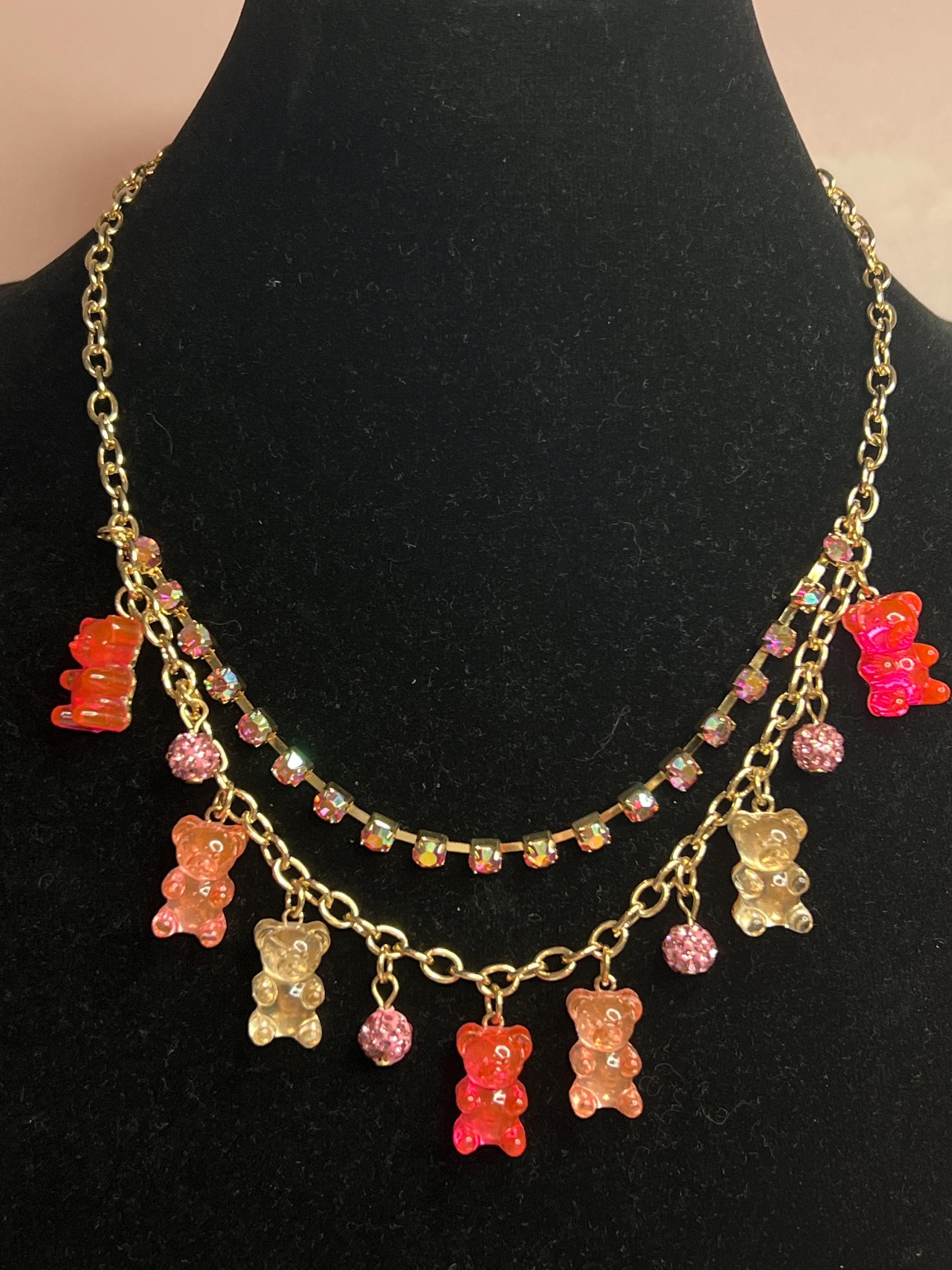 Authentique Betsey Johnson version rose des TNO, breloques oursons en gélatine arc-en-ciel, aurore boréale, superposition de liens, colliers