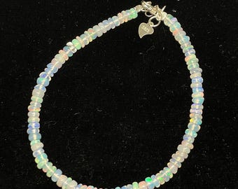 Véritable opale arc-en-ciel colorée naturelle de qualité supérieure ! Bracelet en or blanc 18 carats et en argent sterling vermeil 925