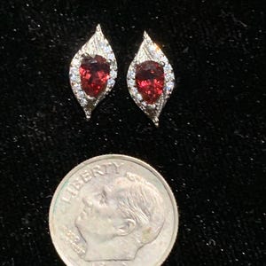 Certified Genuine 1 Total Carat Rare Malaya Color Shift Garnet Gemstones Studs Earrings 18K White Gold Vermeil Mark 925 Sterling Silver