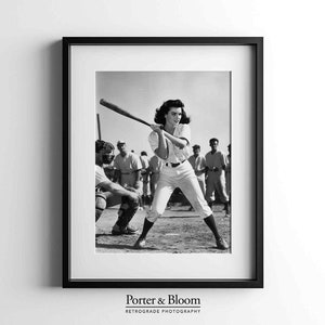 Woman Playing Baseball Wall Art, Strong Female Sports Print, Vintage Poster, Feminist Art, Feminism Artwork, Retro Decor, Digital Download