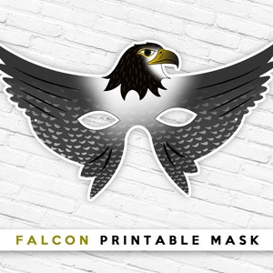 Könnte beinhalten: Druckbare Falkenmaske mit schwarzen und grauen Flügeln und einem weißen Gesicht. Die Maske hat einen schwarzen und gelben Schnabel und schwarze Augen. Der Text "FALCON PRINTABLE MASK" befindet sich am unteren Rand des Bildes.