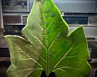 Ceramic zucchini leaf platter, snack platter, clay pottery, nature inspired, cheese tray, housewarming gift, table decor, home entertaining