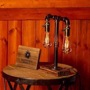 Lampada da tavolo Steampunk Twilight Vintage fatta a mano Tubo regolabile con ingranaggi recuperati Decorazione rustica da fattoria industriale - Metallo resistente