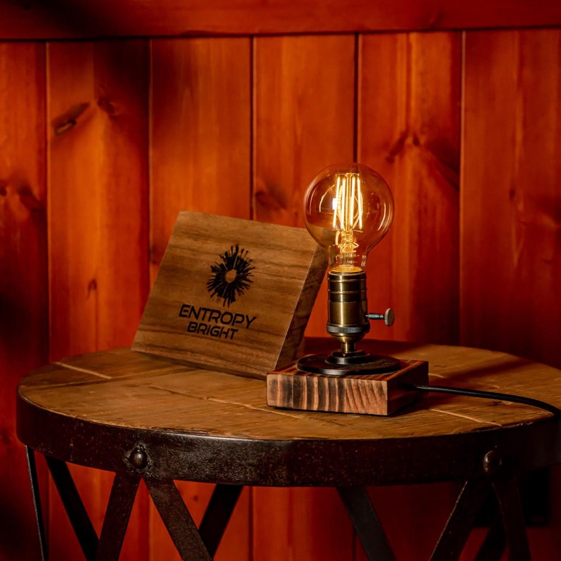 Lámpara Edison Steampunk vintage, hecha a mano, con tubo ajustable y engranajes recuperados, decoración rústica industrial de granja. Lámpara de mesa de metal resistente.