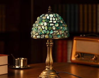 Vintage Emerald Glass Pebble Table Lamp Handmade Mosaic Shade for Library Office Decor Art Nouveau Desk Light Victorian Bday Gift for Boss