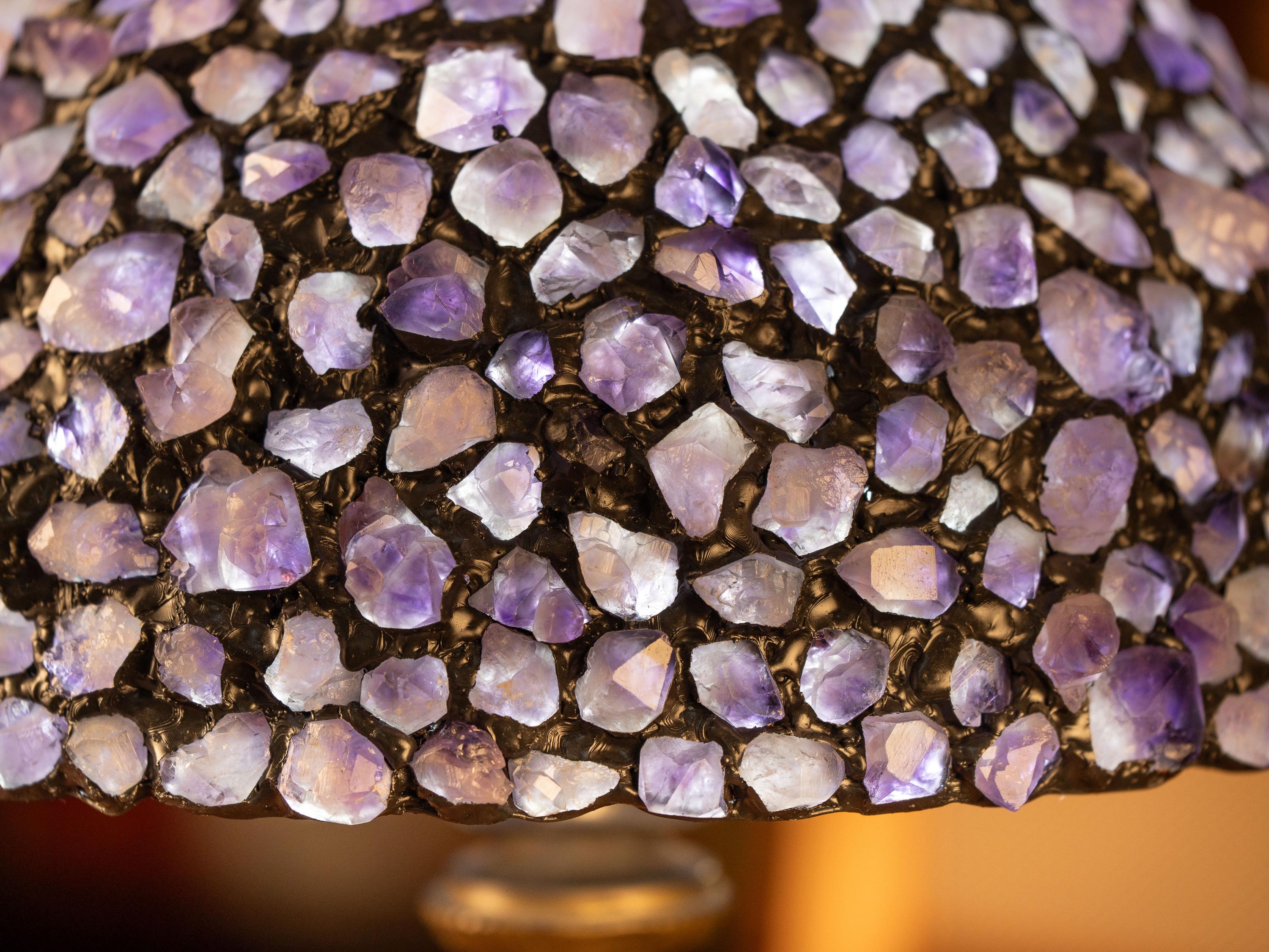 アメジストクリスタルテーブルランプ、アンティーク真鍮ベース