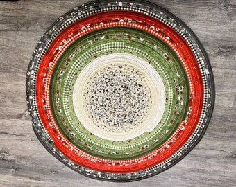 Christmas-Themed Handmade Cotton 36" Round Rug: Cream, Green, Red, and Grey