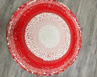 Christmas-Themed Handmade Cotton Round 36" Rug: Cream, Red, and Gold