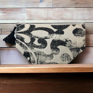 Designer Party Clutch Bag |, Modern Style Print and Detachable Tassel | Ultra Sleek Pouch | Cosmetics | Smartphone | Zipper Closure
