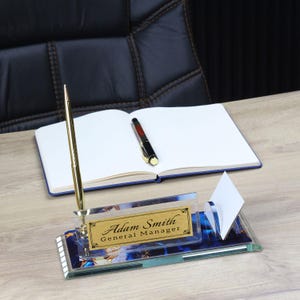 Placa de escritorio personalizada / Placa de escritorio de vidrio con bolígrafo y tarjetero, placa de escritorio personalizada, letrero de escritorio