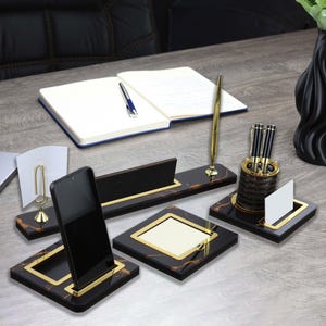 Personalisierte Holz Schreibtisch Namensteller | Gemustertes Holzschreibtisch-Namensschild mit Stift und Kartenhalter, benutzerdefinierte Schreibtischzubehör, Schreibtischschild