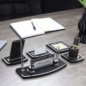Set di targhette da scrivania personalizzate di lusso / Targhetta da scrivania in pelle nera con penna e porta biglietti da visita, targhetta da scrivania personalizzata, cartello da scrivania