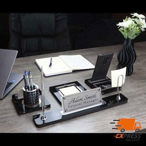 Targa per scrivania in legno personalizzata / Targa per scrivania in legno nero con penna e porta biglietti da visita, accessori per scrivania personalizzati, cartello per scrivania