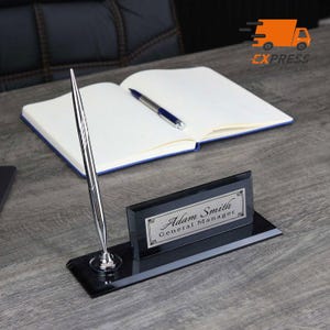 Plaque nominative de bureau de luxe personnalisée | Plaque signalétique de bureau en verre noir avec horloge, stylo et porte-cartes, plaque signalétique de bureau personnalisée, enseigne de bureau