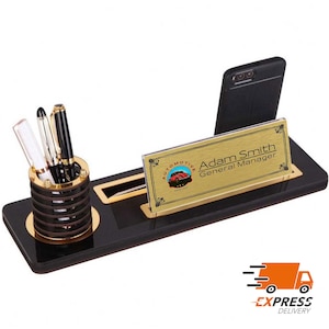 Personalisiertes Luxus Schreibtisch-Namensschild | Schwarz Holz Schreibtisch Namensschild mit Stift und Kartenhalter, Schreibtisch Accessoires, Schreibtisch Schild
