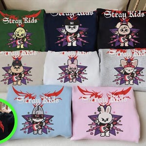 Skzoo Style Rock Stars 2-seitig bestickte Shirts, DomineATE World Tour 2025, Unisex Softstyle besticktes T-Shirt ESN1813.1822-1820.1822.B