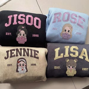 Cute BlackPink Members Chibi Embroidered Sweatshirt, BBLACKPINK 2025 World Tour Shirt, BlackPink Jisoo, Jennie, Rose, Lisa ESN1536-1539
