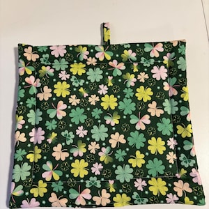 Set of 2 Shamrock Potholders