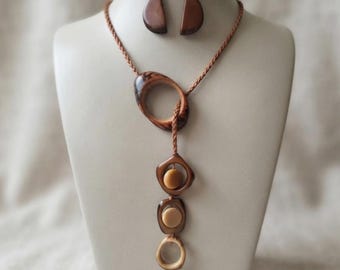 Kleurrijke handgemaakte Tagua ketting en oorbellen set