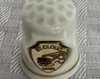 Vintage Porcelain Souvenir Thimble St. Cloud MN, White Ceramic Collectible Sewing Thimble/Gold Trim and Shield Crane Emblem, Minnesota gift.