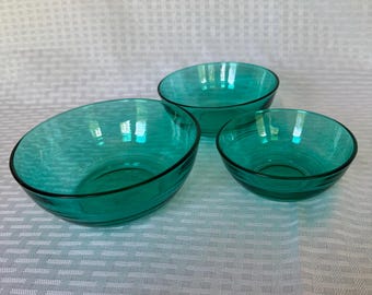 Vintage Style Emerald Green Glass Nesting Bowls Set of 3, Social Studies Teal Green Prep Bowls, Mid Century Modern Style Serving Dish Set