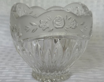Vintage ONEIDA Southern Garden Crystal Rose Bowl
