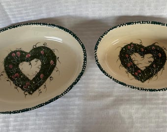 Vintage Teamson "Hearts & Roses" Ceramic Baking Dishes - Set of 2, Country Farmhouse Style, Green Painted Rim with Pink Floral Heart Wreath.